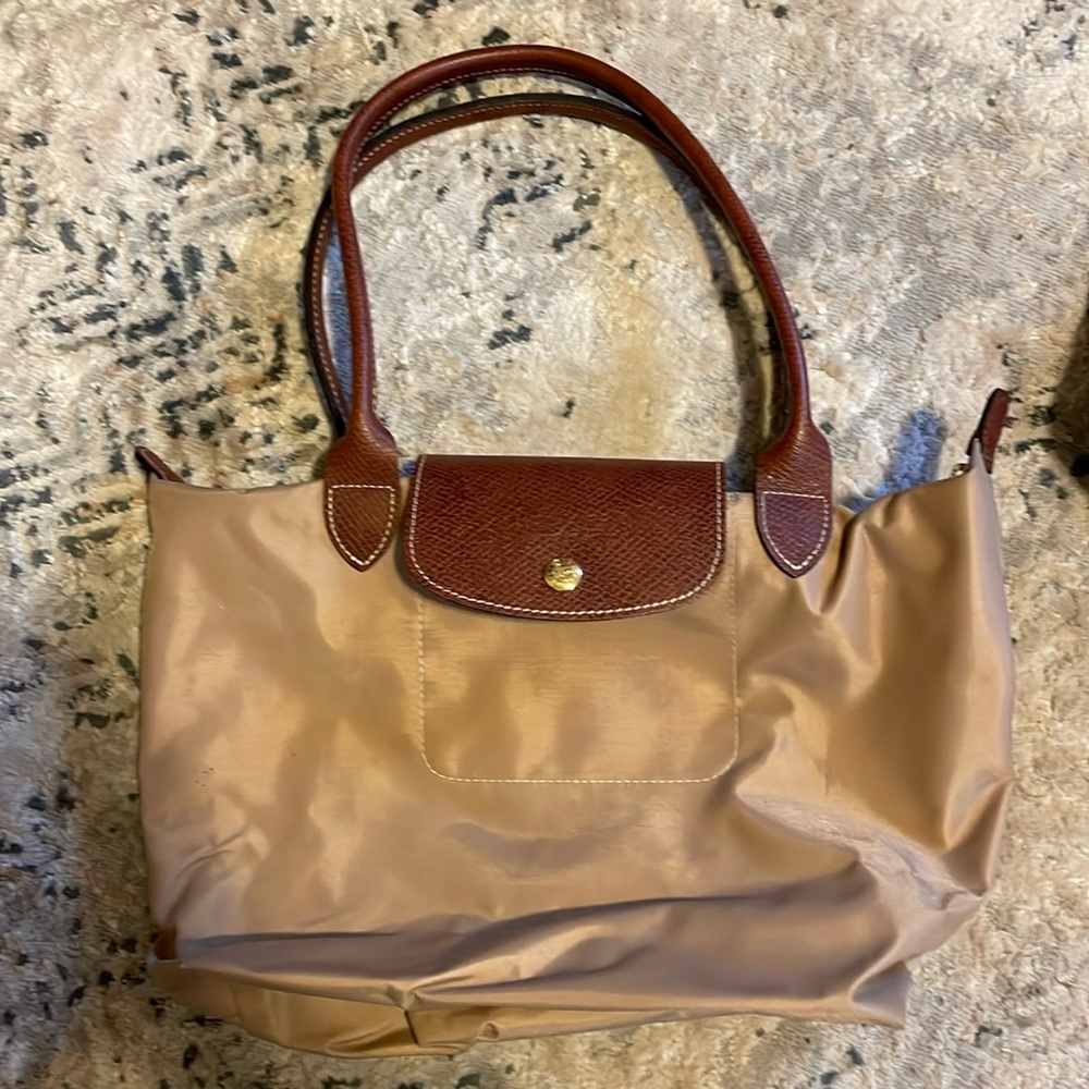 Tan long champ bag